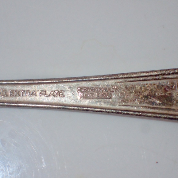 Antique Fork & 3 Spoons Wm.Rogers MFG Co Extra Silver Plate Inspiration Magnolia - Picture 4 of 10